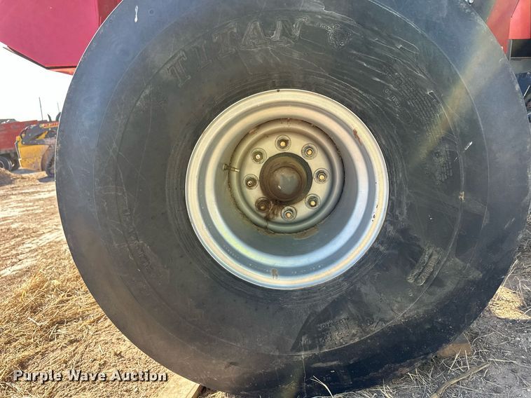 image for item ER8747 2015 Massey Ferguson 2956A round baler