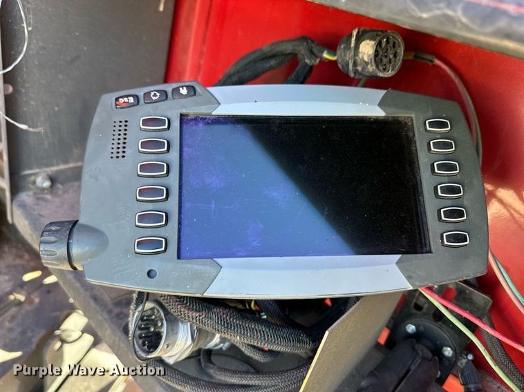 image for item ER8747 2015 Massey Ferguson 2956A round baler