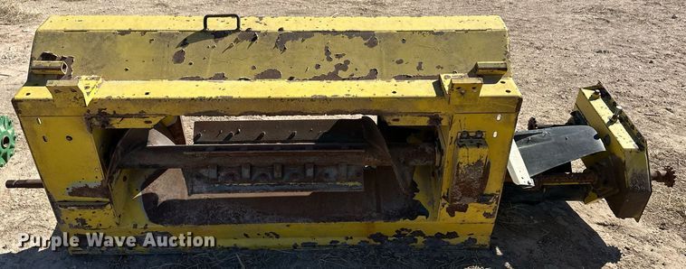 image for item ER8763 Lindquist JD CNH JD7E forage harvest header adapter