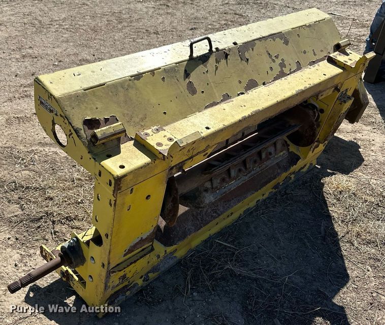 image for item ER8763 Lindquist JD CNH JD7E forage harvest header adapter