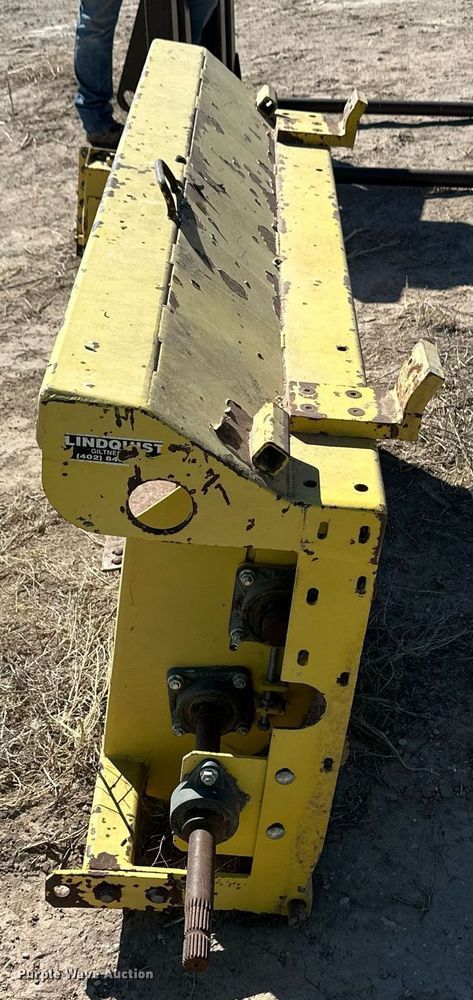 image for item ER8763 Lindquist JD CNH JD7E forage harvest header adapter