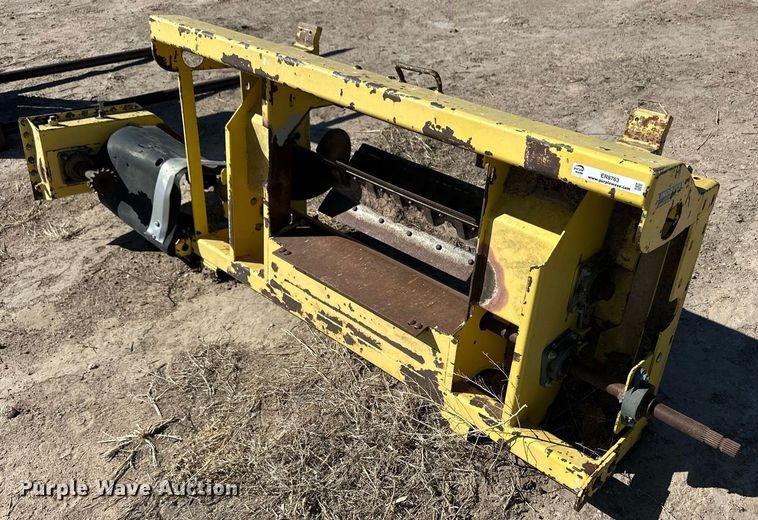 image for item ER8763 Lindquist JD CNH JD7E forage harvest header adapter