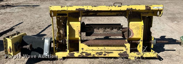 image for item ER8763 Lindquist JD CNH JD7E forage harvest header adapter