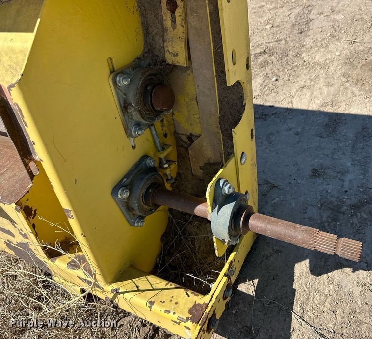 image for item ER8763 Lindquist JD CNH JD7E forage harvest header adapter