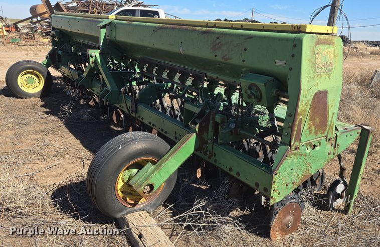 image for item ER8767 John Deere 520 grain drill