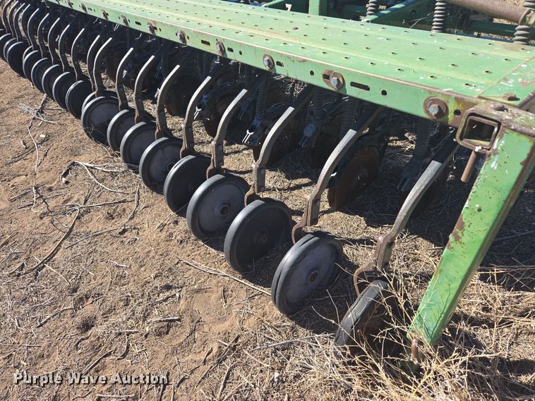 image for item ER8767 John Deere 520 grain drill