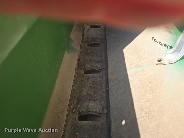 image for item ER8767 John Deere 520 grain drill