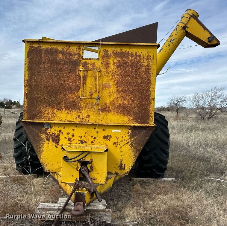 image for item ER8781 Big 12 DK-600 grain cart