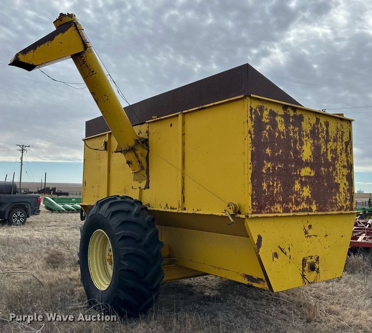 image for item ER8781 Big 12 DK-600 grain cart
