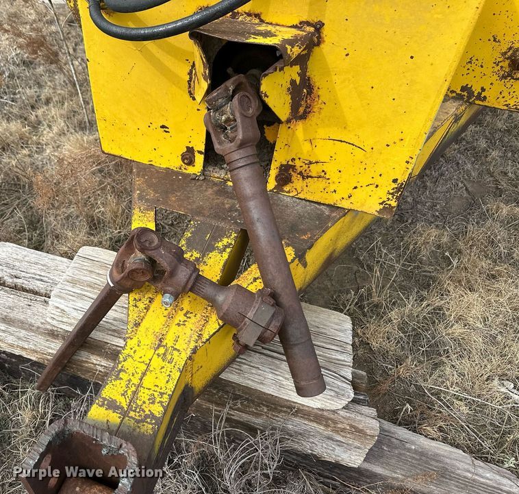 image for item ER8781 Big 12 DK-600 grain cart