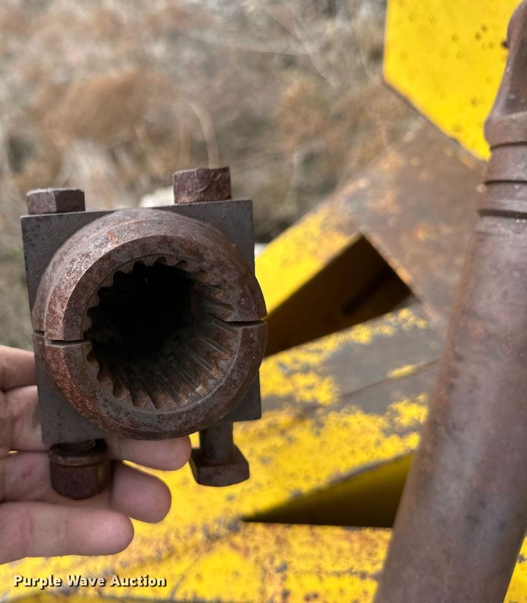 image for item ER8781 Big 12 DK-600 grain cart