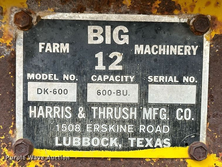 image for item ER8781 Big 12 DK-600 grain cart