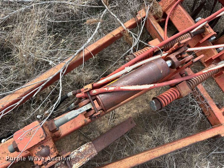 image for item ER8782 Sunflower 4956 tandem disk