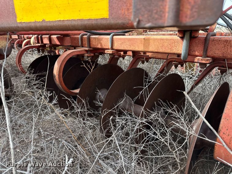 image for item ER8782 Sunflower 4956 tandem disk