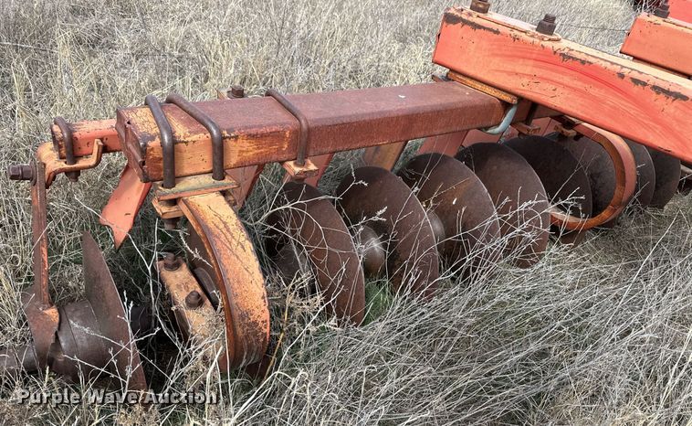 image for item ER8782 Sunflower 4956 tandem disk