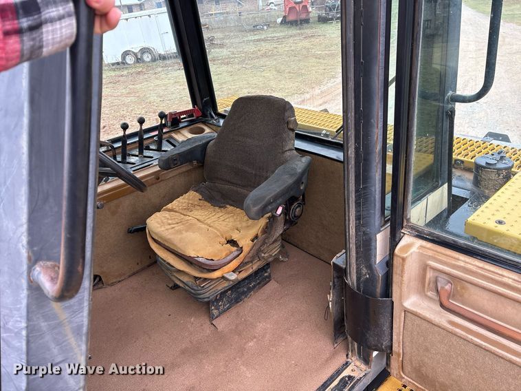 image for item EY9906 1995 Caterpillar Challenger 65C tractor