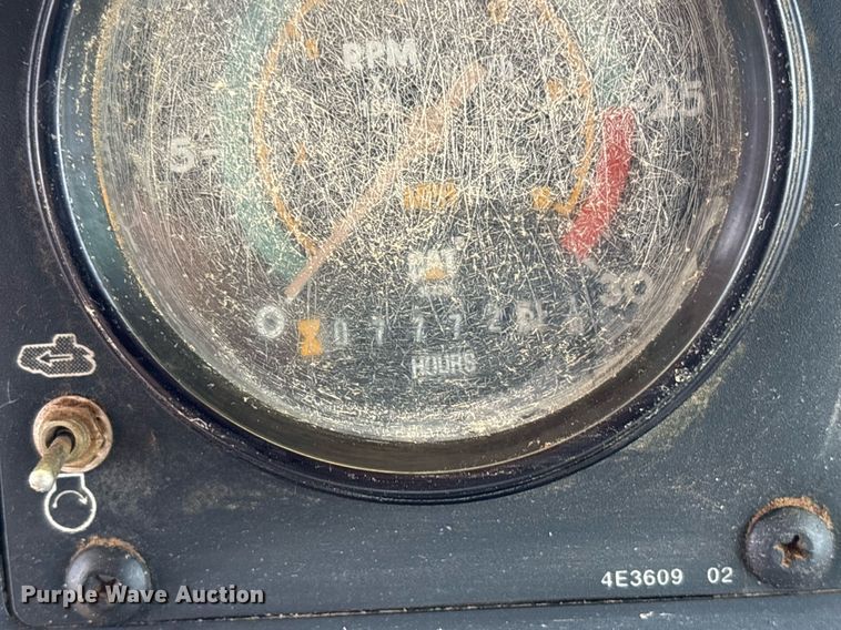 image for item EY9906 1995 Caterpillar Challenger 65C tractor