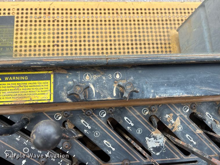 image for item EY9906 1995 Caterpillar Challenger 65C tractor