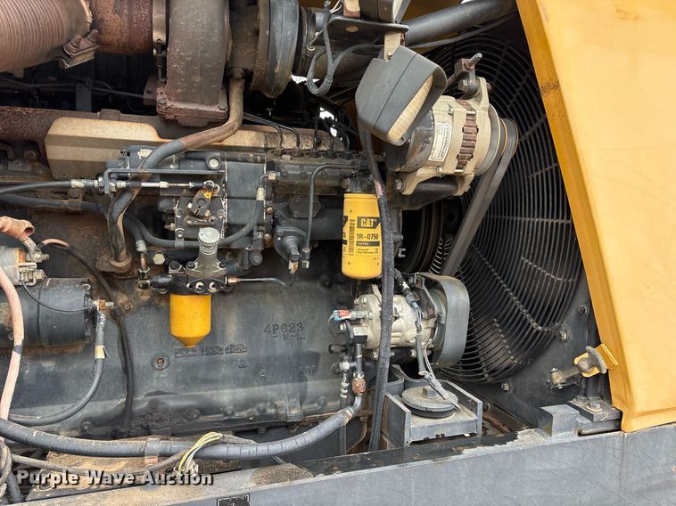 image for item EY9906 1995 Caterpillar Challenger 65C tractor