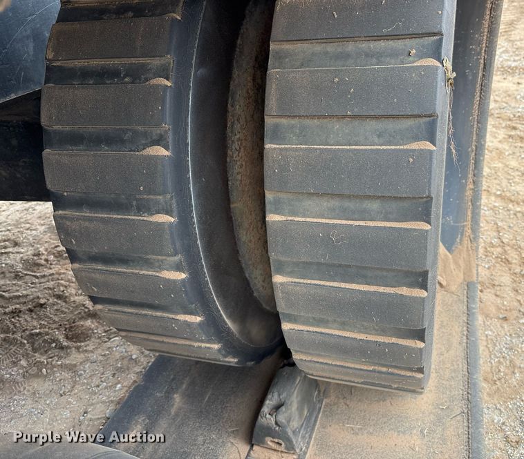 image for item EY9906 1995 Caterpillar Challenger 65C tractor