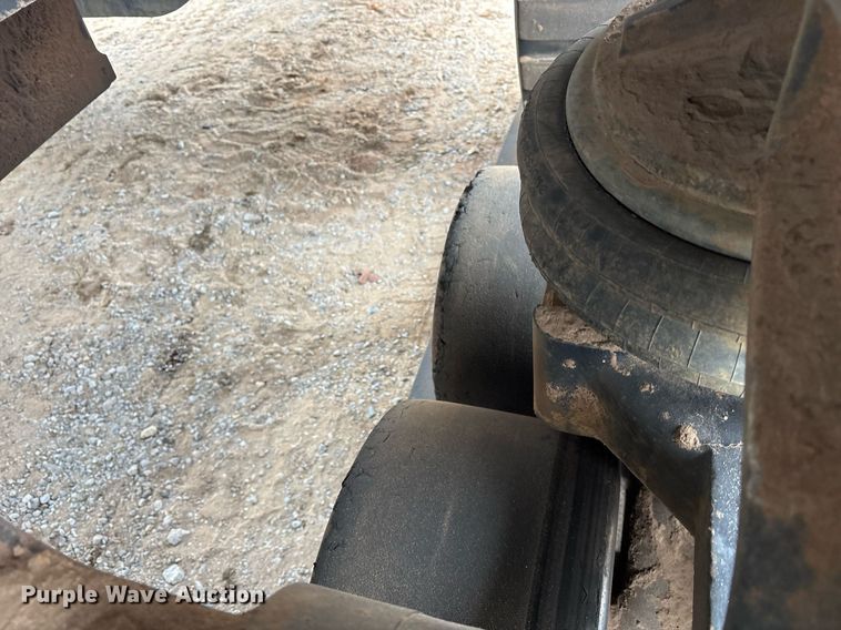 image for item EY9906 1995 Caterpillar Challenger 65C tractor