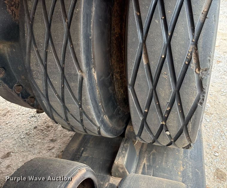 image for item EY9906 1995 Caterpillar Challenger 65C tractor