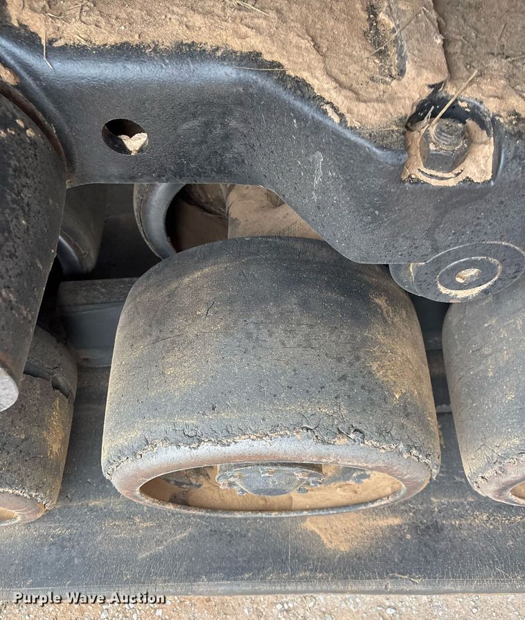 image for item EY9906 1995 Caterpillar Challenger 65C tractor