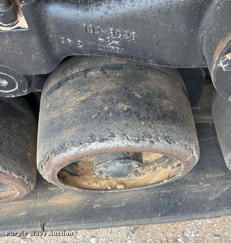 image for item EY9906 1995 Caterpillar Challenger 65C tractor