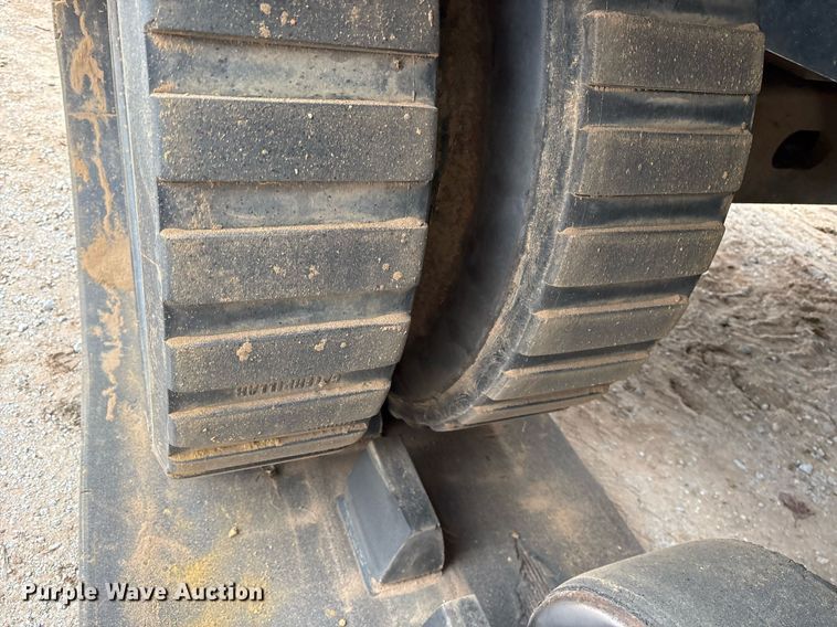 image for item EY9906 1995 Caterpillar Challenger 65C tractor