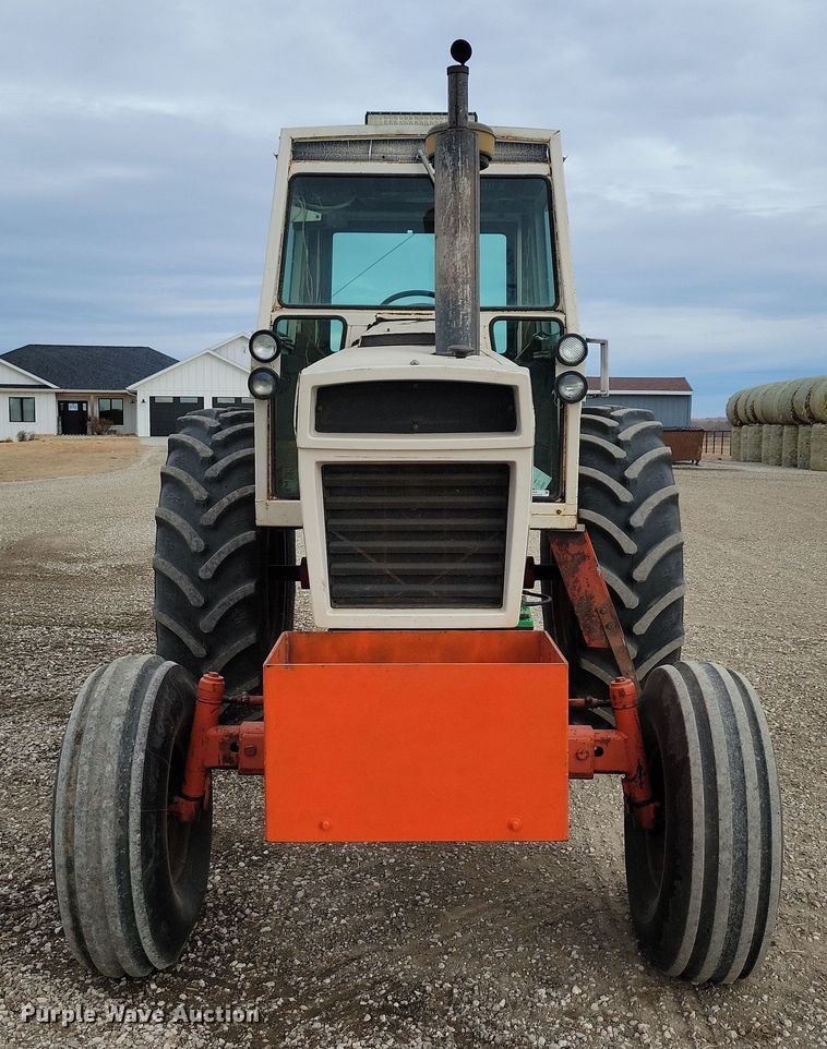 image for item NB9838 1976 Case 1070 tractor