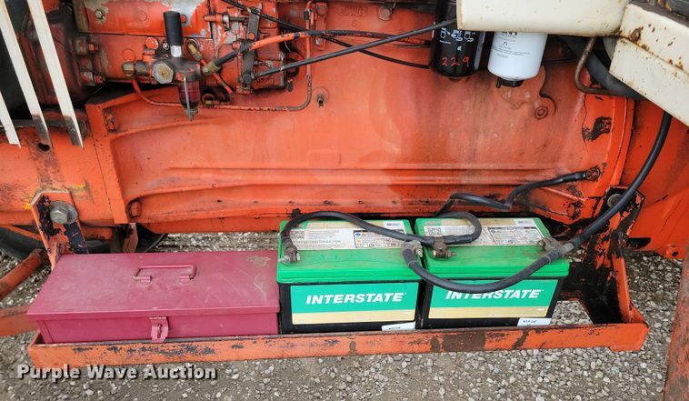 image for item NB9838 1976 Case 1070 tractor