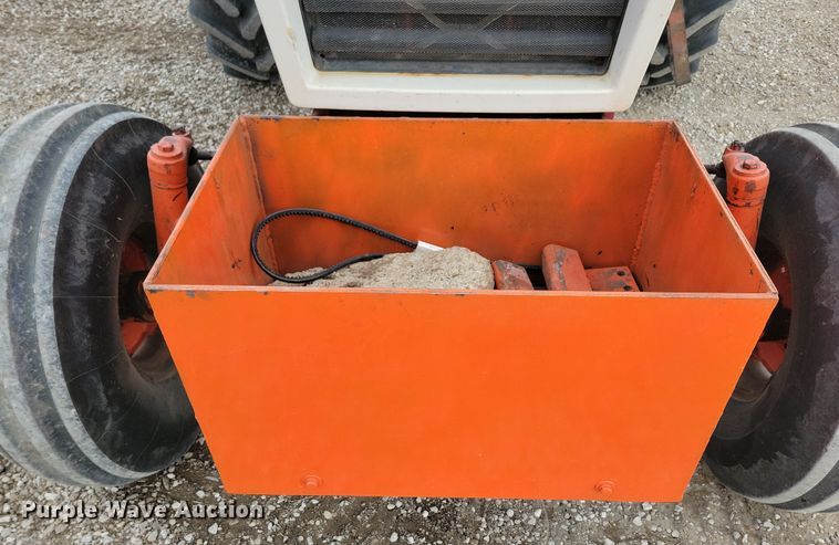 image for item NB9838 1976 Case 1070 tractor