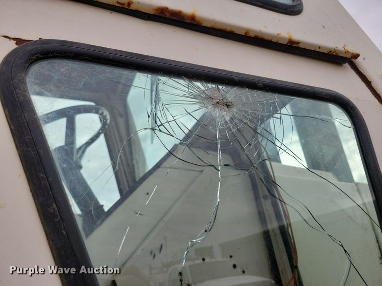 image for item NB9838 1976 Case 1070 tractor