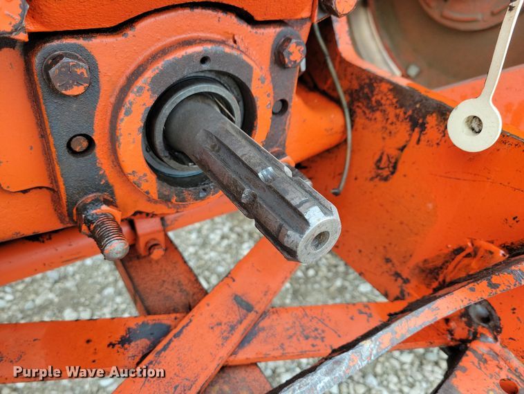 image for item NB9838 1976 Case 1070 tractor