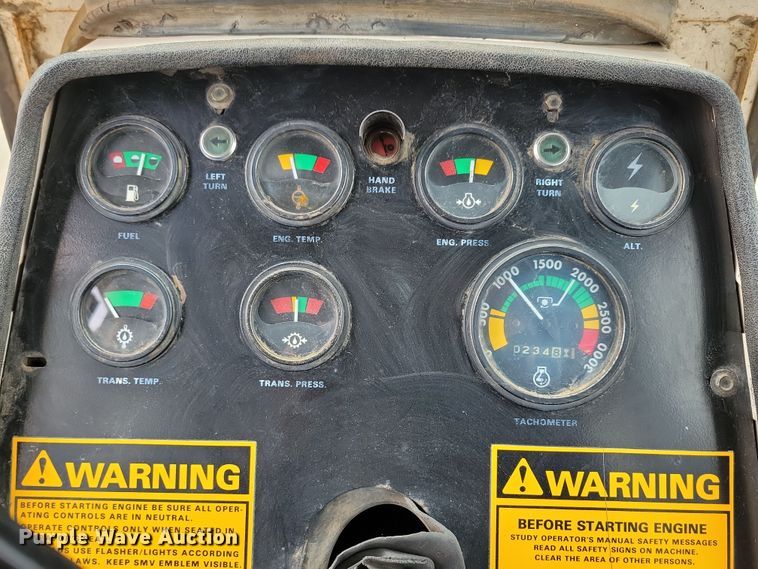 image for item NB9838 1976 Case 1070 tractor