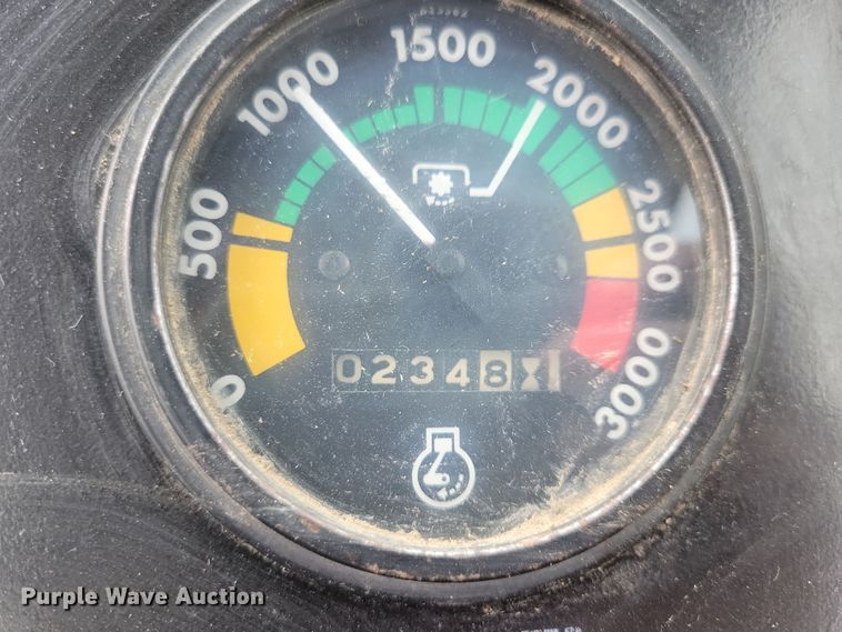 image for item NB9838 1976 Case 1070 tractor