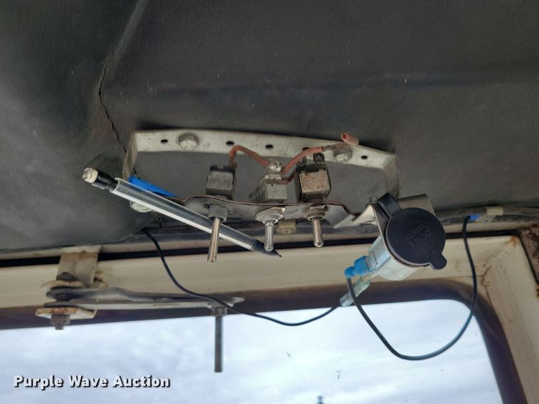 image for item NB9838 1976 Case 1070 tractor