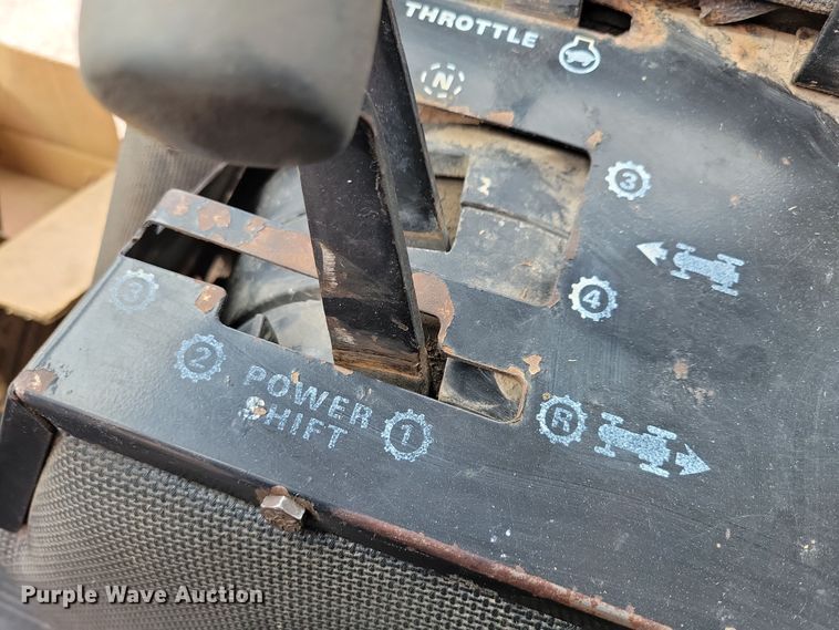 image for item NB9838 1976 Case 1070 tractor