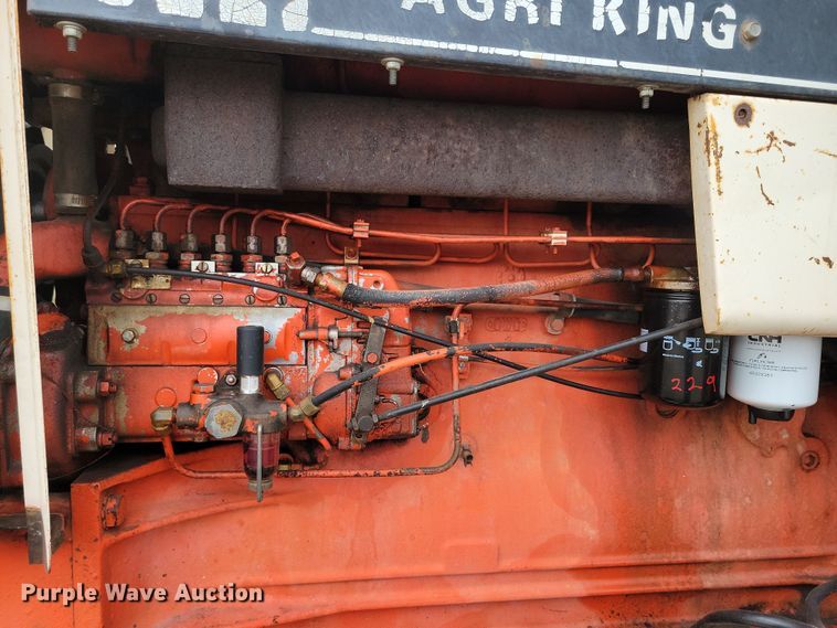 image for item NB9838 1976 Case 1070 tractor