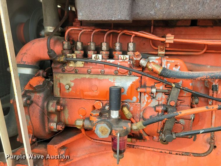 image for item NB9838 1976 Case 1070 tractor