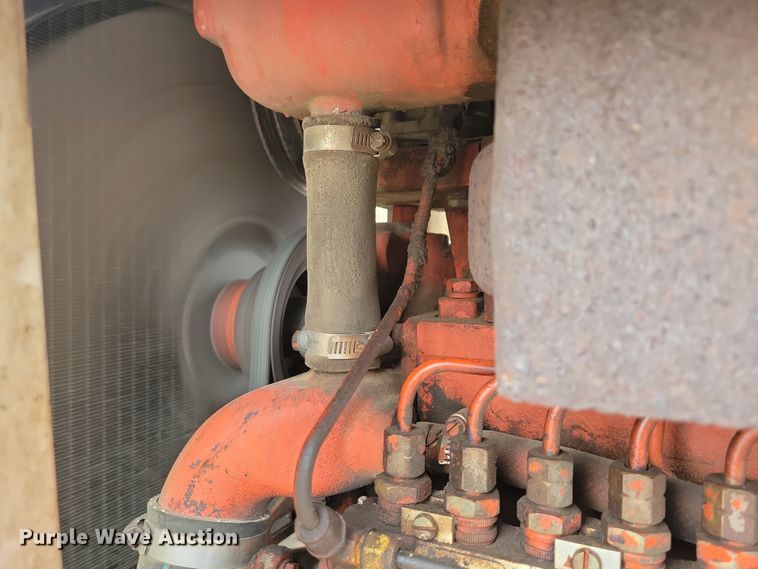 image for item NB9838 1976 Case 1070 tractor