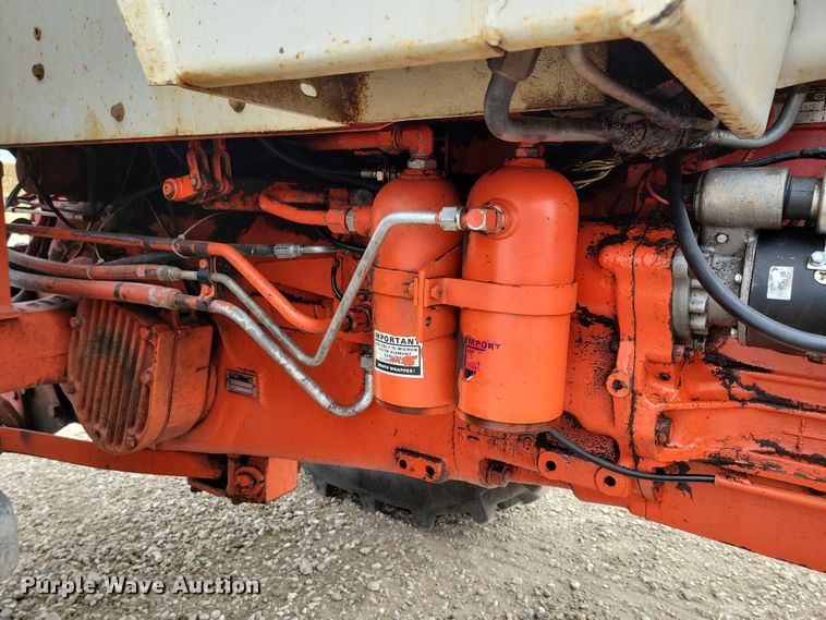 image for item NB9838 1976 Case 1070 tractor