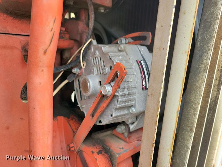 image for item NB9838 1976 Case 1070 tractor