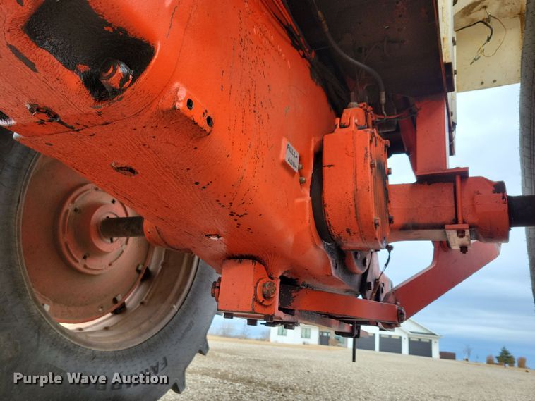 image for item NB9838 1976 Case 1070 tractor