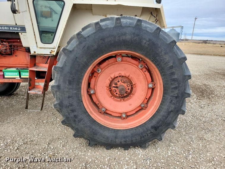 image for item NB9838 1976 Case 1070 tractor