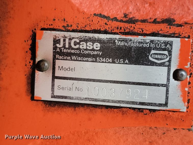 image for item NB9838 1976 Case 1070 tractor