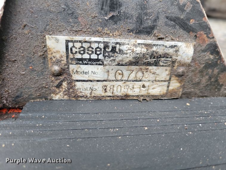 image for item NB9838 1976 Case 1070 tractor