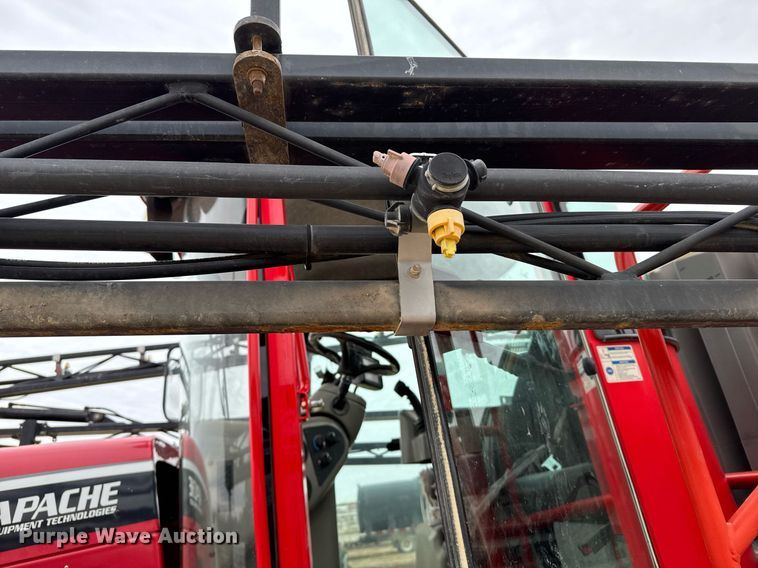 image for item NN9569 2011 Apache AS1020 sprayer