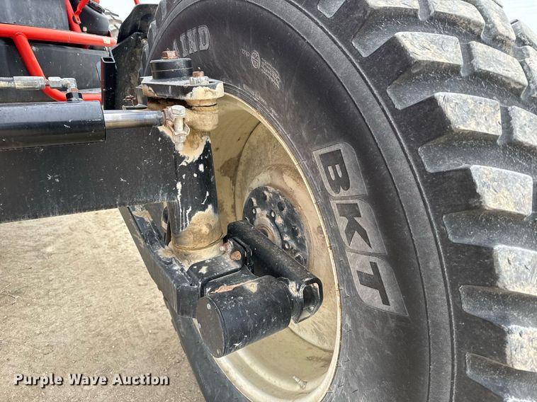 image for item NN9569 2011 Apache AS1020 sprayer