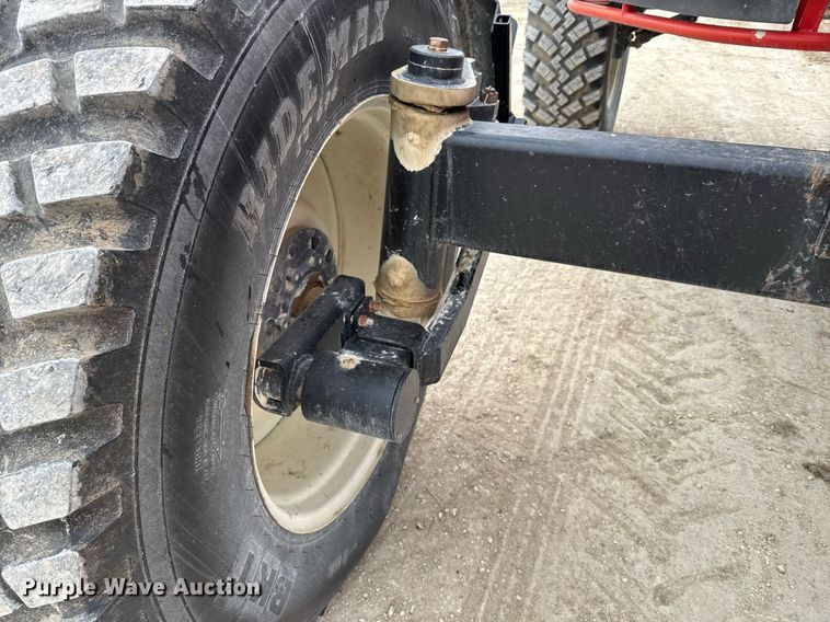 image for item NN9569 2011 Apache AS1020 sprayer